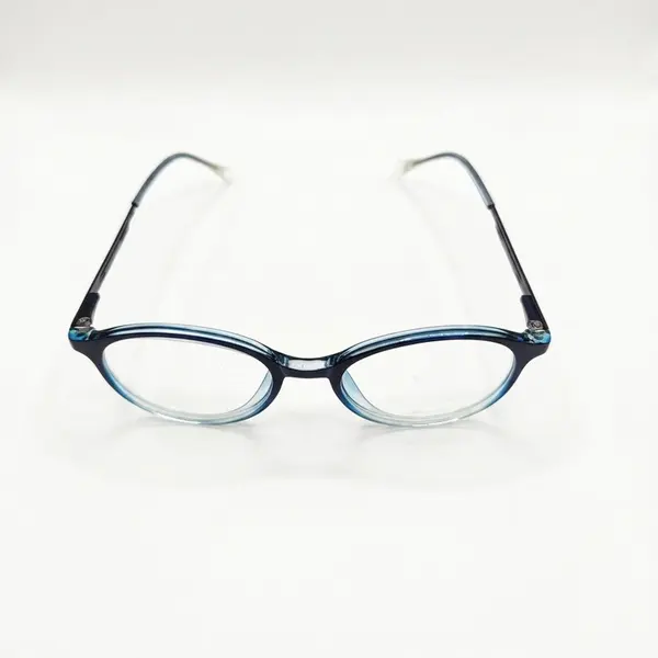 Breeze - affordable eyewear at Oll Glasses